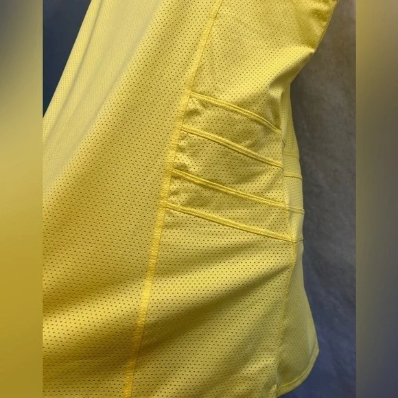 Tail bright yellow activewear tank top w/perforated detail Sz-XL.  W14 - Picture 6 of 9